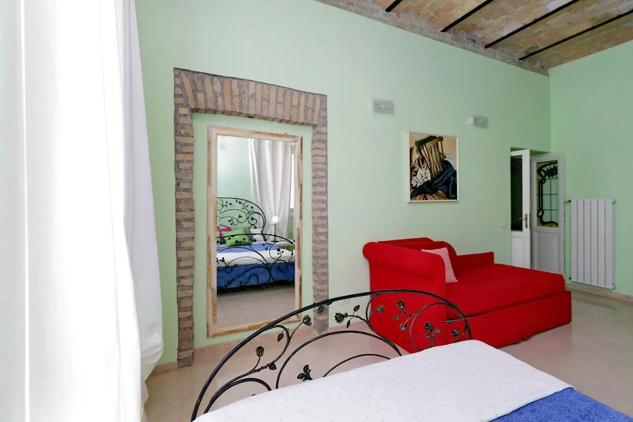 Large Flat 30Min Colosseo Rome