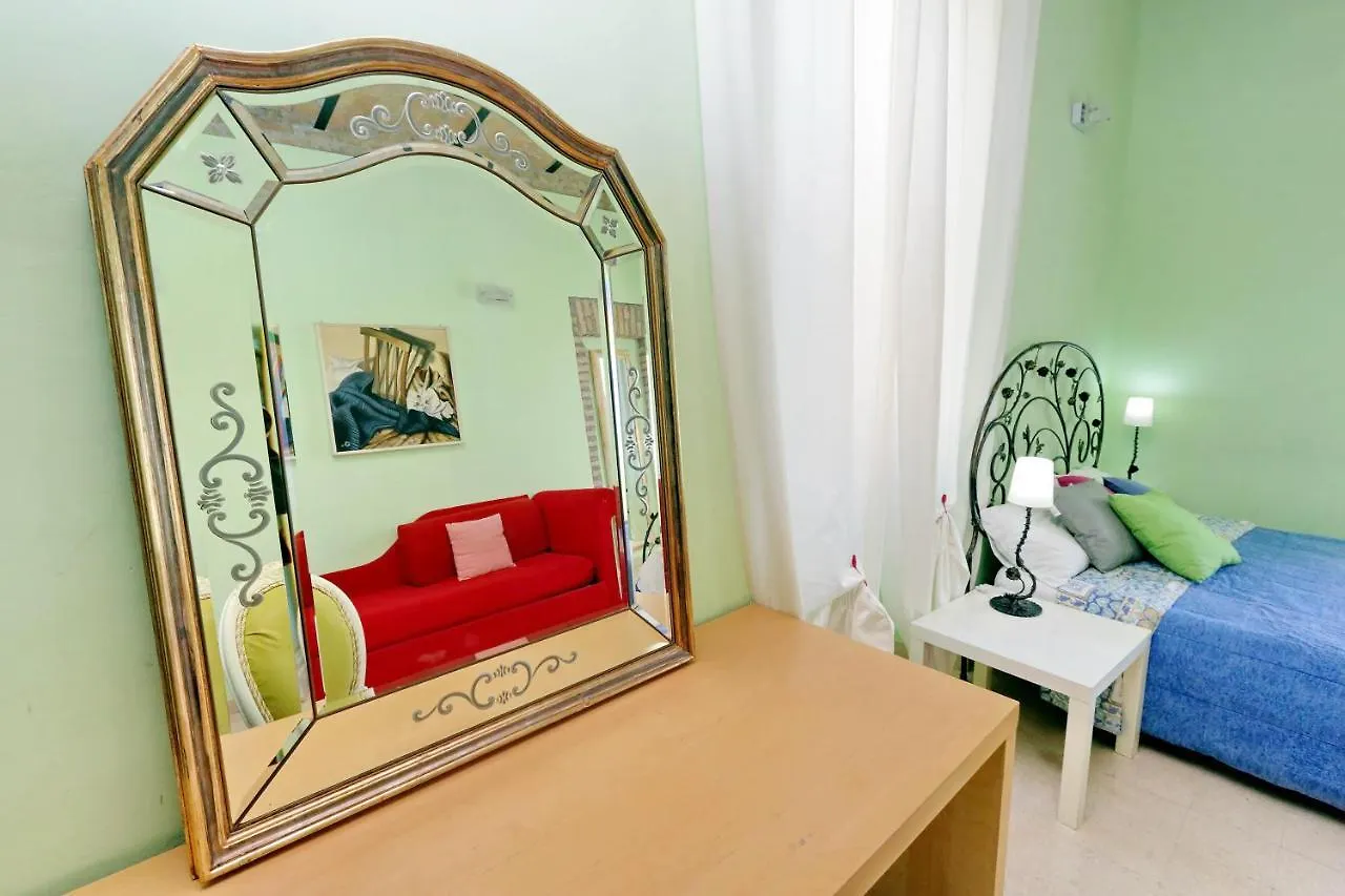 Large Flat 30Min Colosseo Rome 0*,  Italy